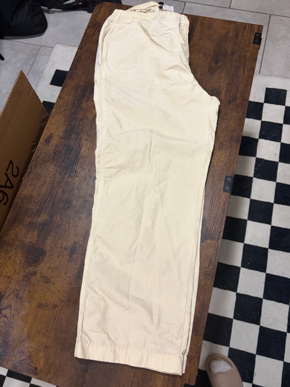 Patagonia Women's Yellow Capris - Picture 4 of 4